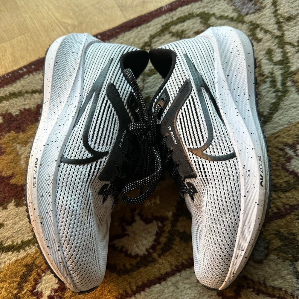 Nike Pegasus 40 Running Sneakers - Picture 5 of 9